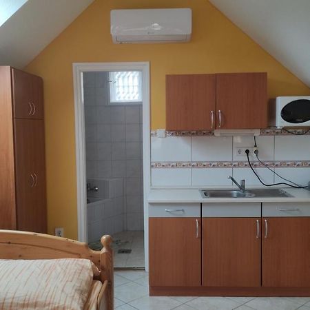 Liget Apartman Balatonfoldvar Bagian luar foto