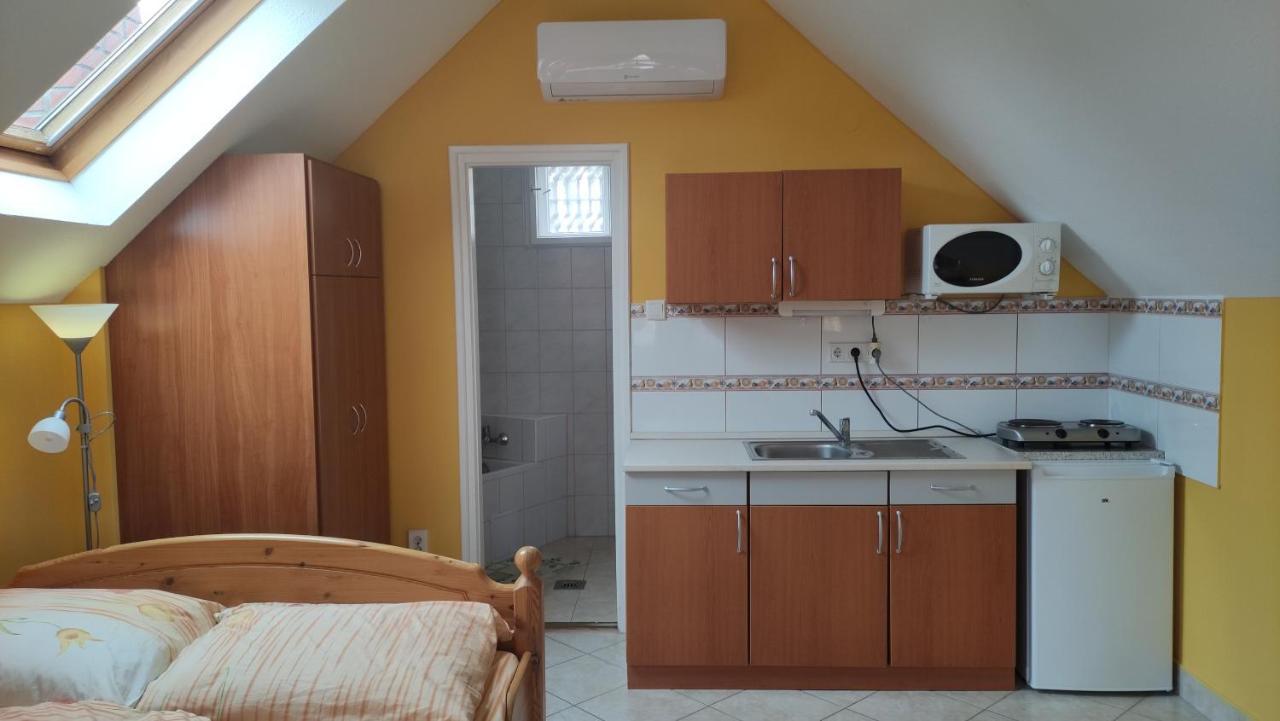 Liget Apartman Balatonfoldvar Bagian luar foto