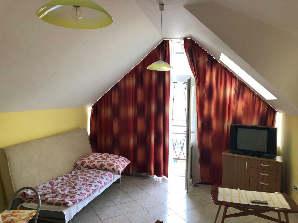 Liget Apartman Balatonfoldvar Bagian luar foto